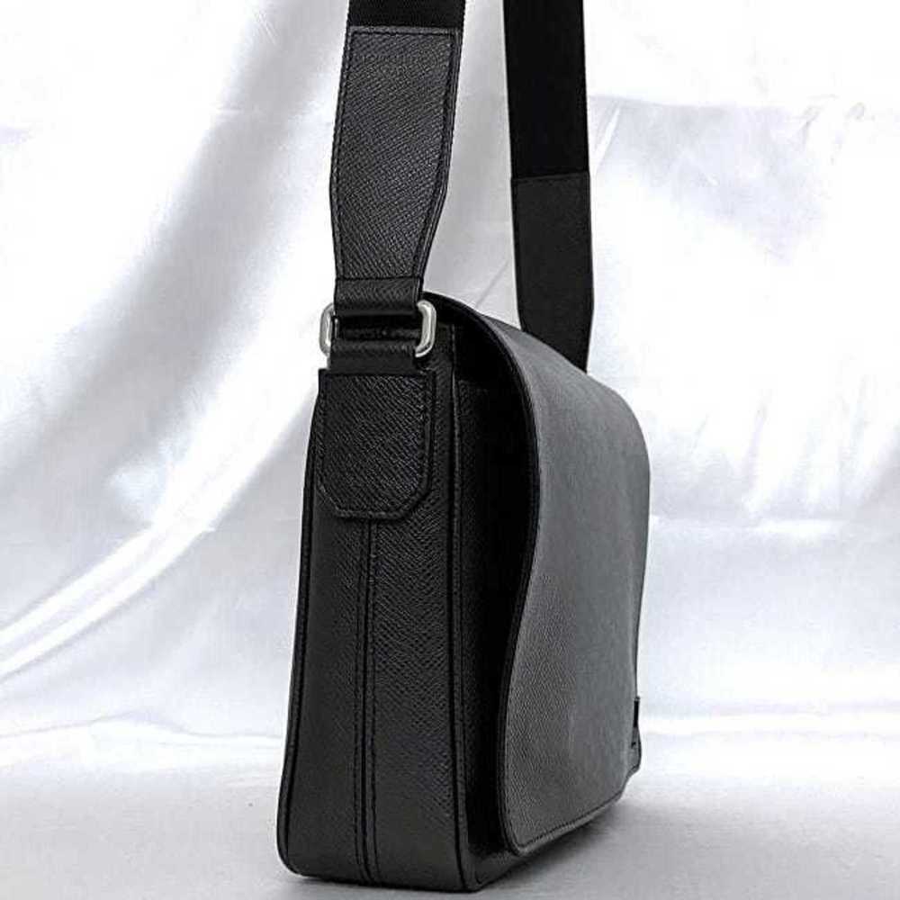 LOUIS VUITTON Black Leather Shoulder Bag - Picture 4 of 11